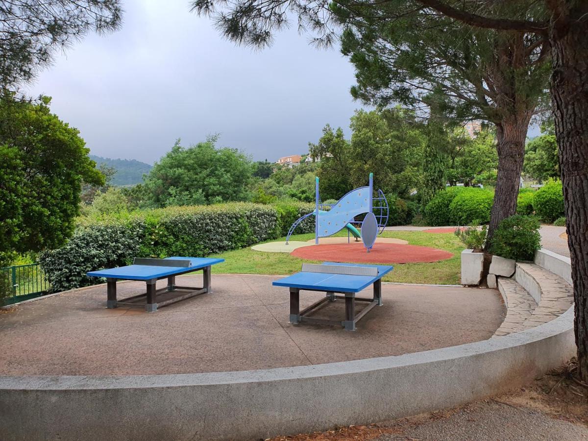 Les Issambres Appart 6 Pers Grande Terrasse Superbe Vue Mer Et Golfe De Saint Tropez, Piscine Exteriér fotografie